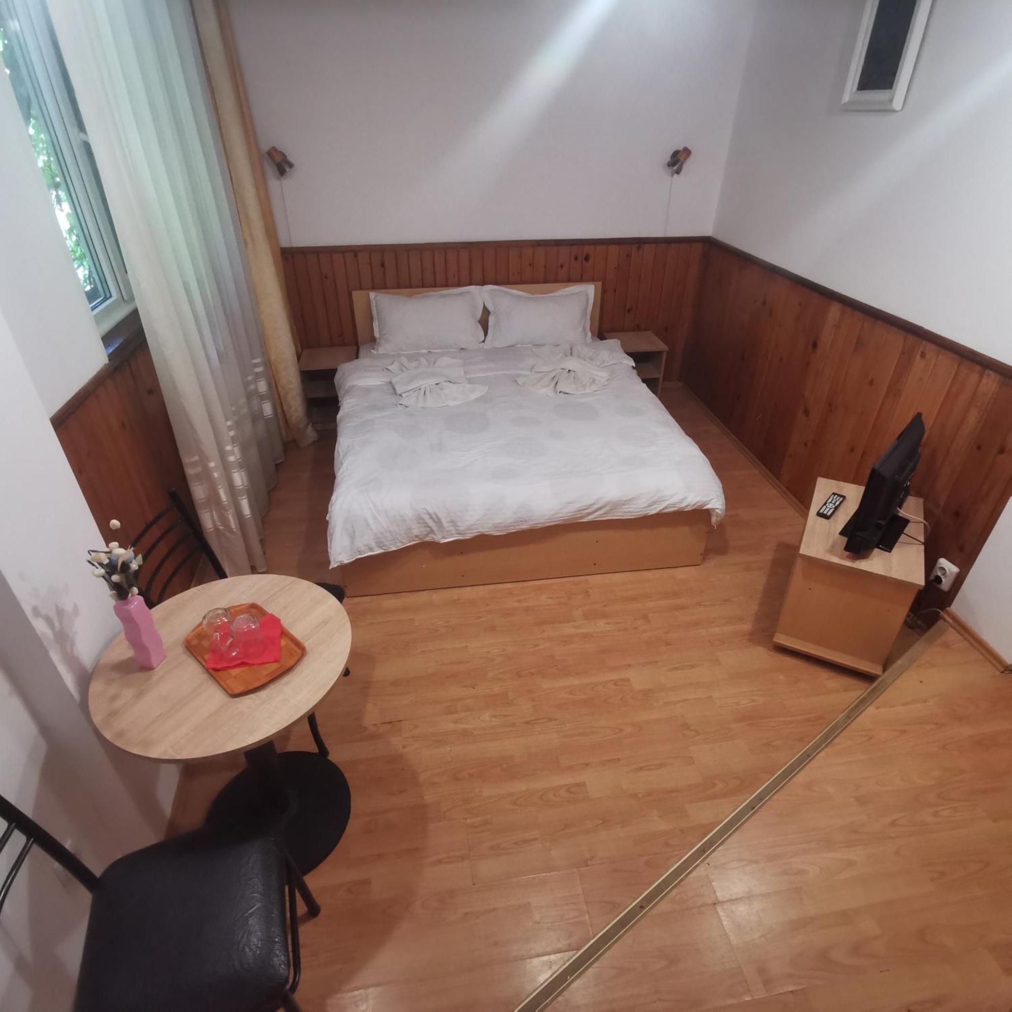 Pensiunea Fara Nume Buşteni Exterior foto