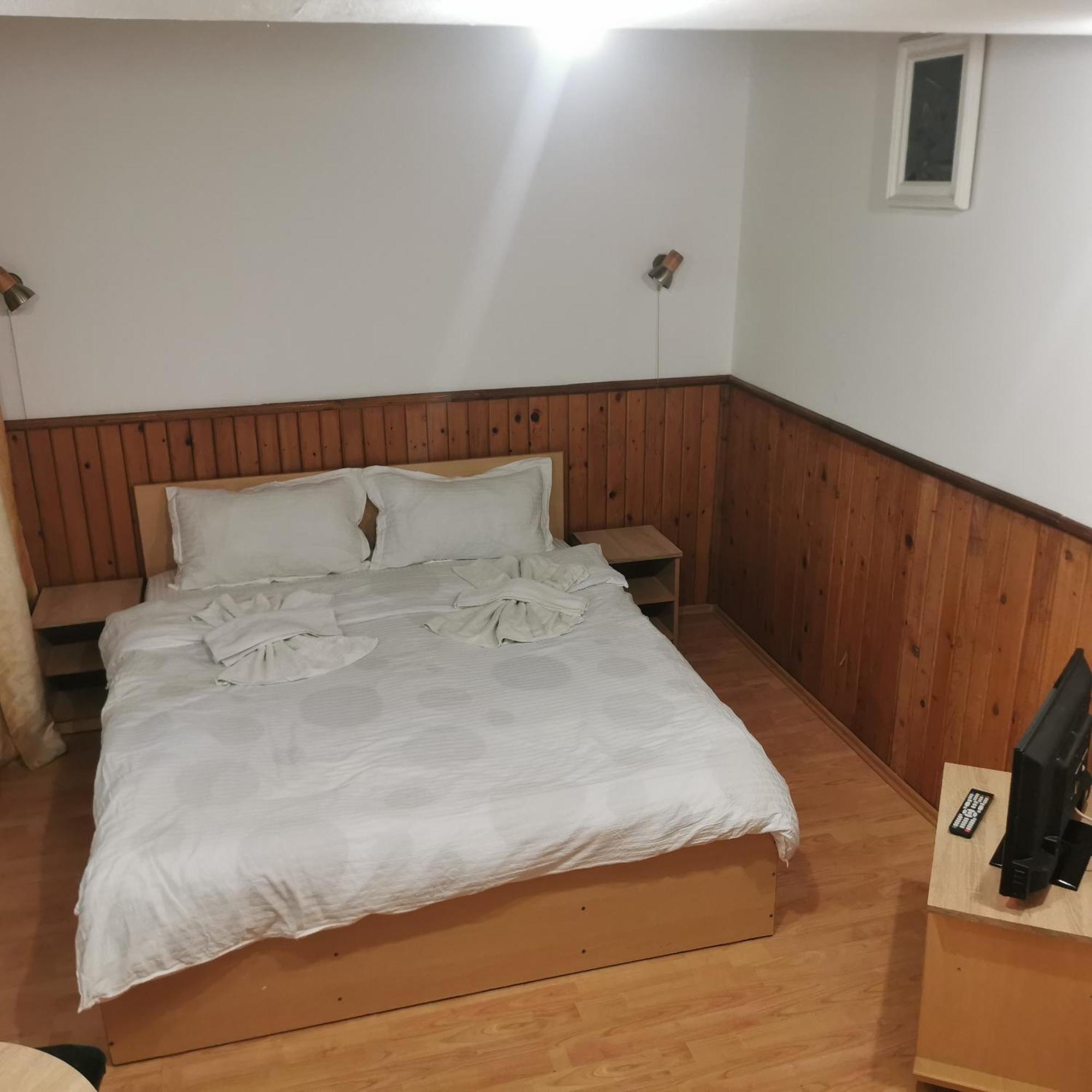 Pensiunea Fara Nume Buşteni Exterior foto